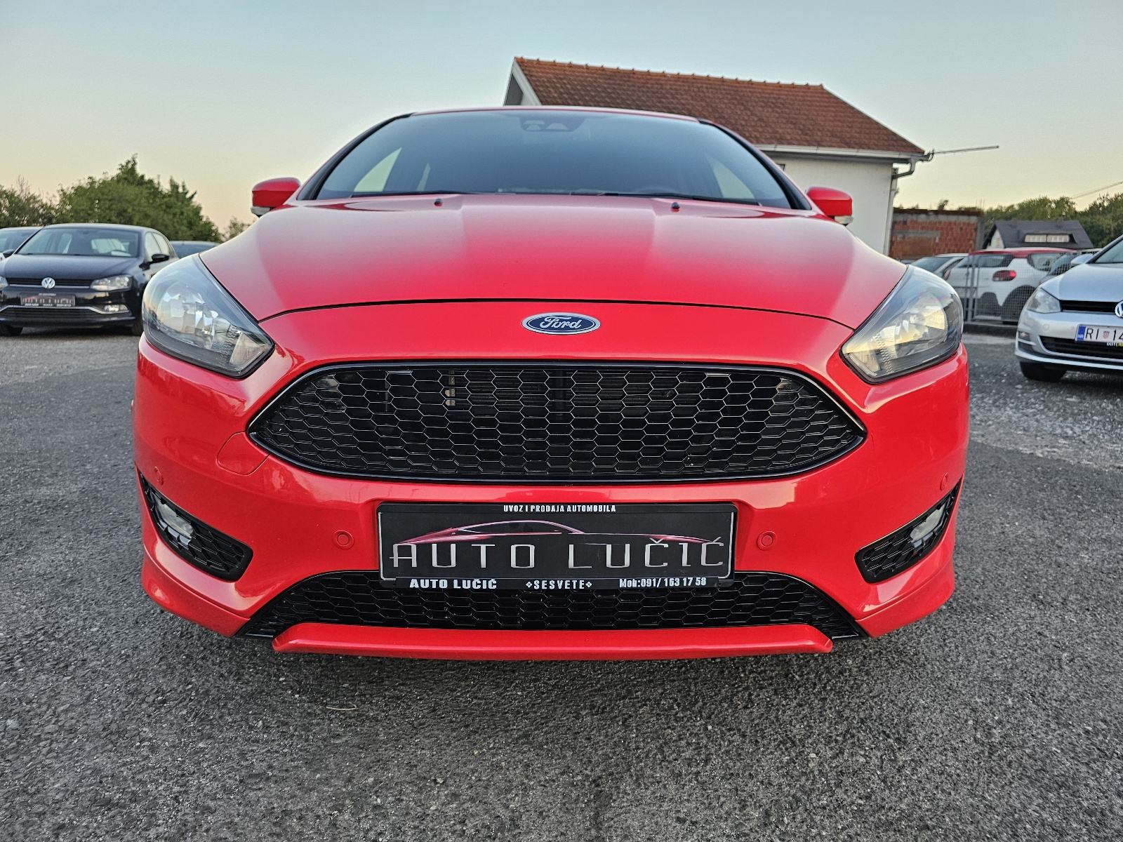 Ford Focus 1,5 TDCi ST-LINE ***TOP.STANJE***NAVI-ALU***CRNO-NEBO***, fotografija 2