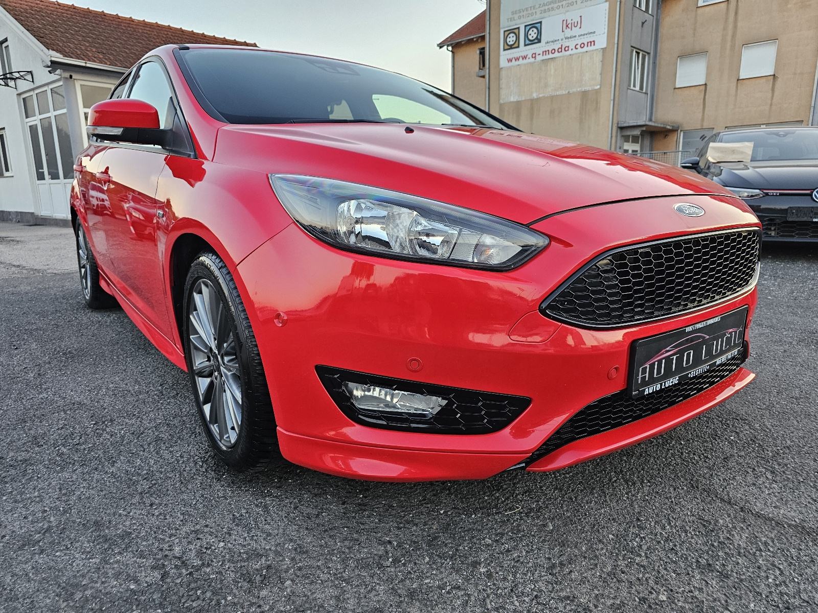 Ford Focus 1,5 TDCi ST-LINE ***TOP.STANJE***NAVI-ALU***CRNO-NEBO***, fotografija 3