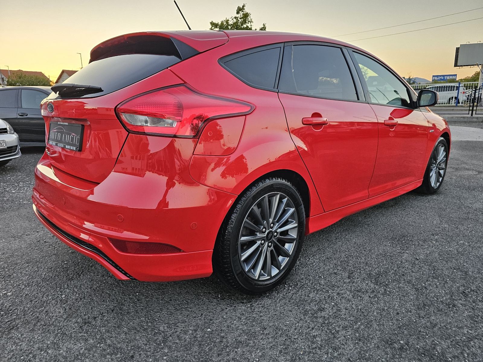 Ford Focus 1,5 TDCi ST-LINE ***TOP.STANJE***NAVI-ALU***CRNO-NEBO***, fotografija 5