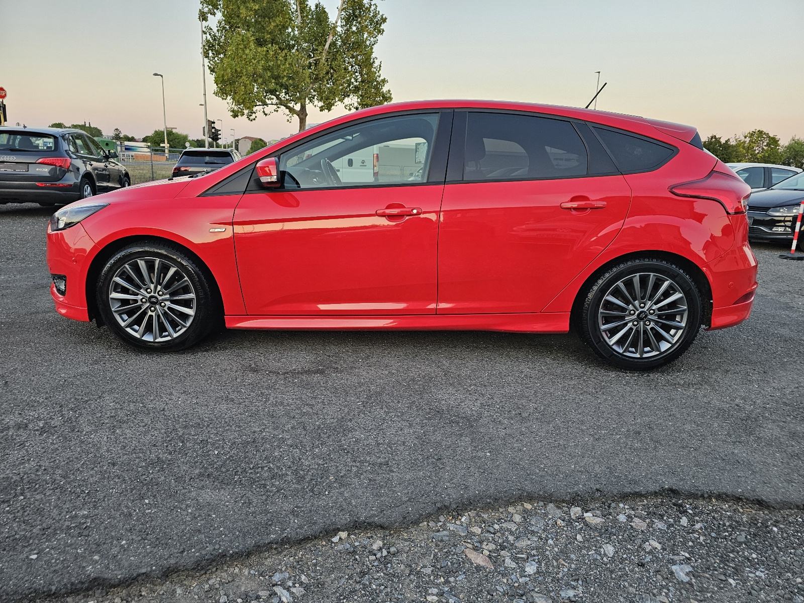 Ford Focus 1,5 TDCi ST-LINE ***TOP.STANJE***NAVI-ALU***CRNO-NEBO***, fotografija 8