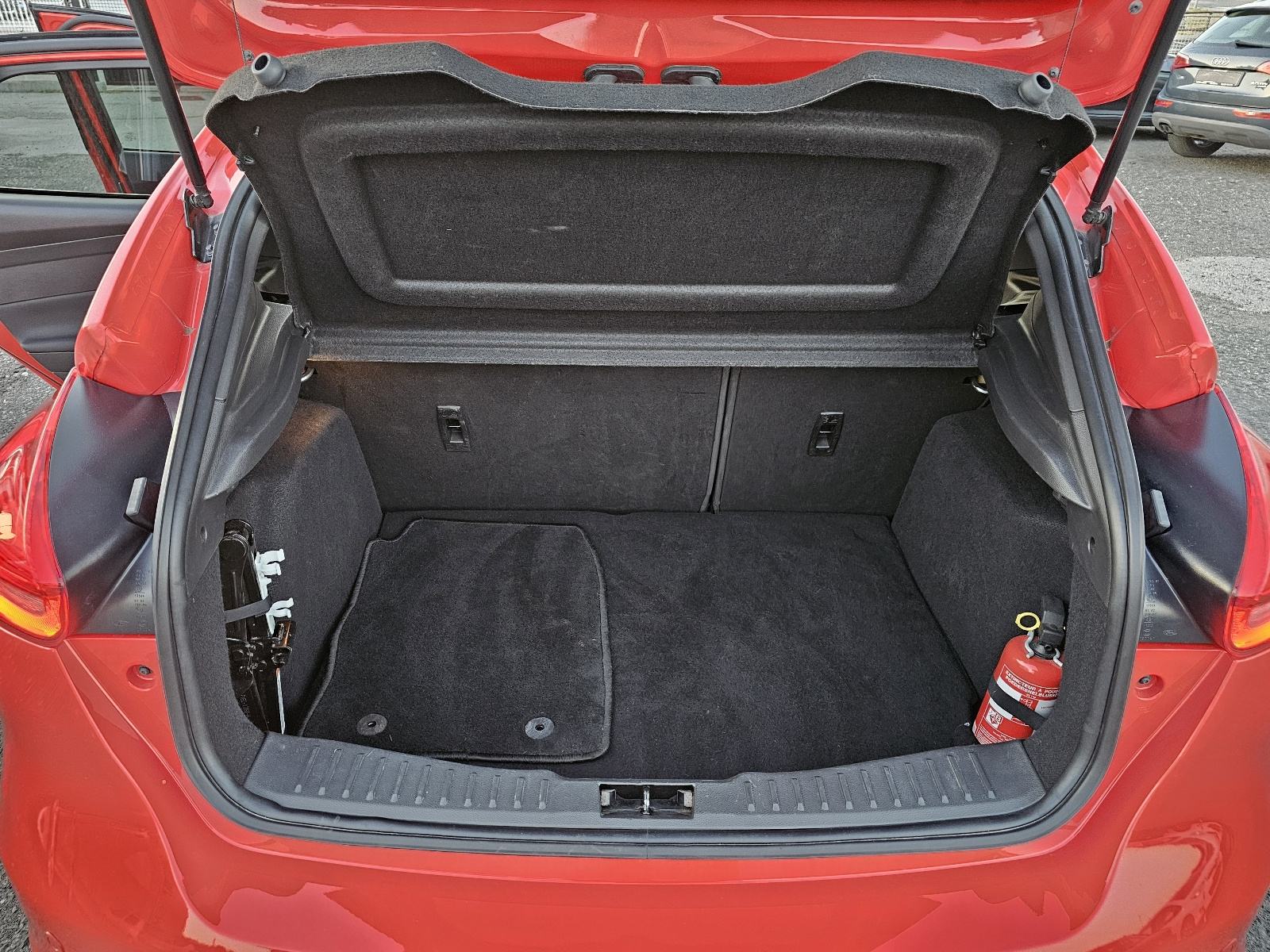 Ford Focus 1,5 TDCi ST-LINE ***TOP.STANJE***NAVI-ALU***CRNO-NEBO***, fotografija 11