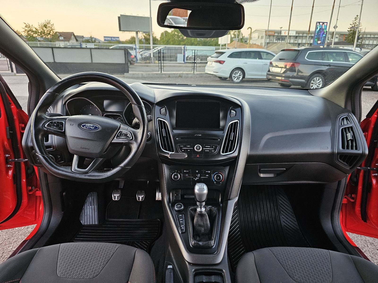 Ford Focus 1,5 TDCi ST-LINE ***TOP.STANJE***NAVI-ALU***CRNO-NEBO***, fotografija 14