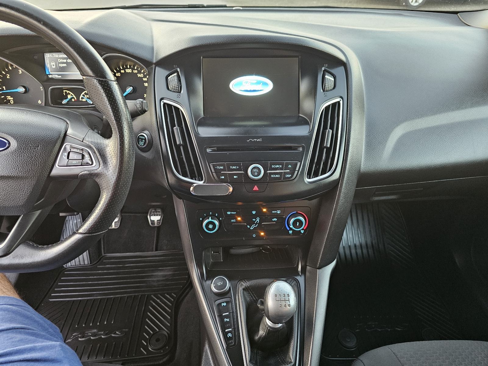 Ford Focus 1,5 TDCi ST-LINE ***TOP.STANJE***NAVI-ALU***CRNO-NEBO***, fotografija 15