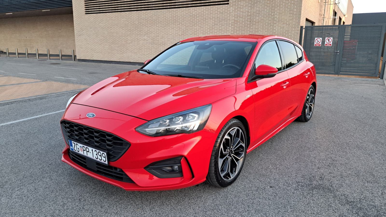 Ford Focus 1,5 TDCI ST-LINE X, AUTOMATIK, pogled izvana - slika 2