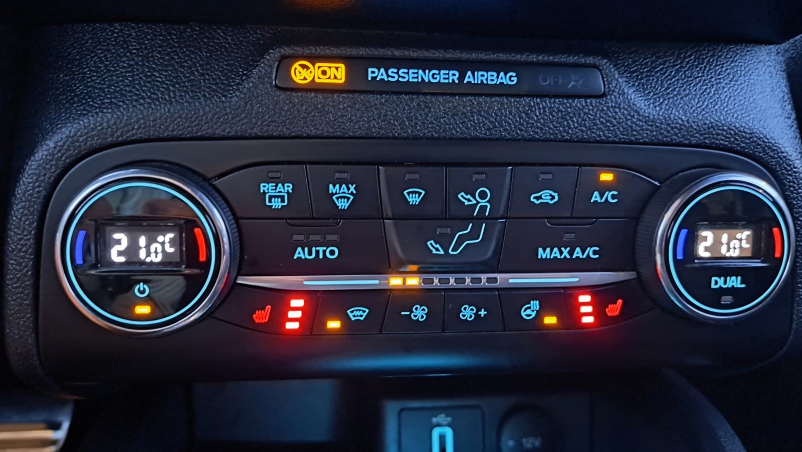 Ford Focus 1,5 TDCI ST-LINE X, AUTOMATIK, fotografija 16