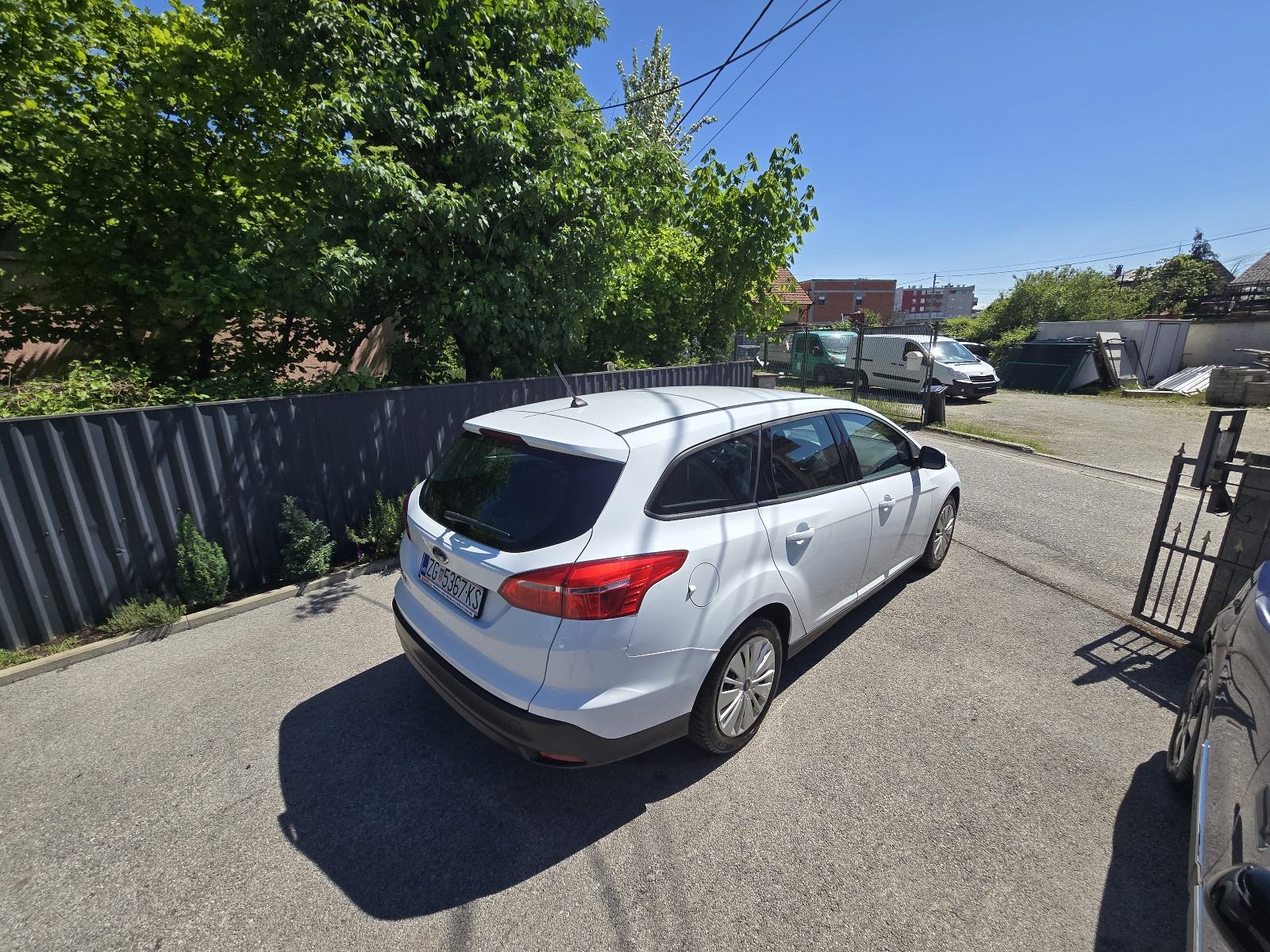 Ford Focus 1,5 TDCi**NAPRAVLJEN VELIKI I MALI SERVIS**, fotografija 5