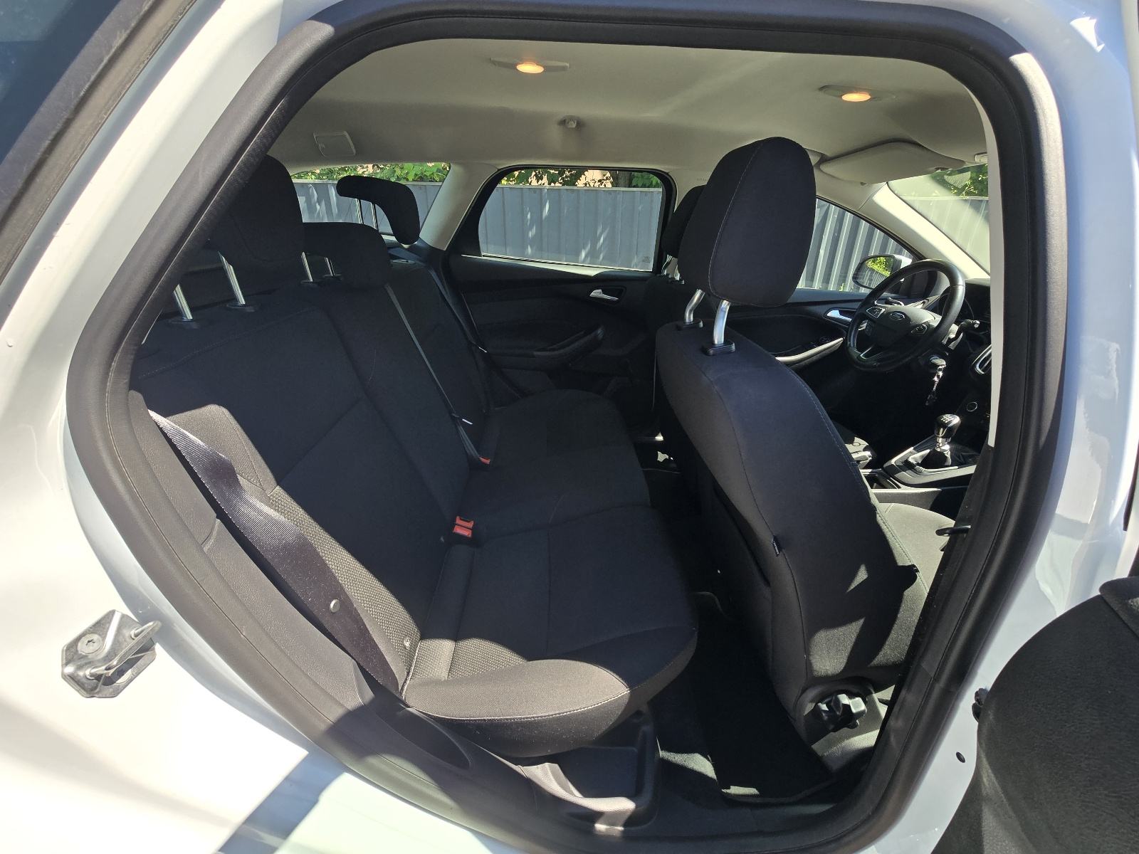 Ford Focus 1,5 TDCi**NAPRAVLJEN VELIKI I MALI SERVIS**, fotografija 12
