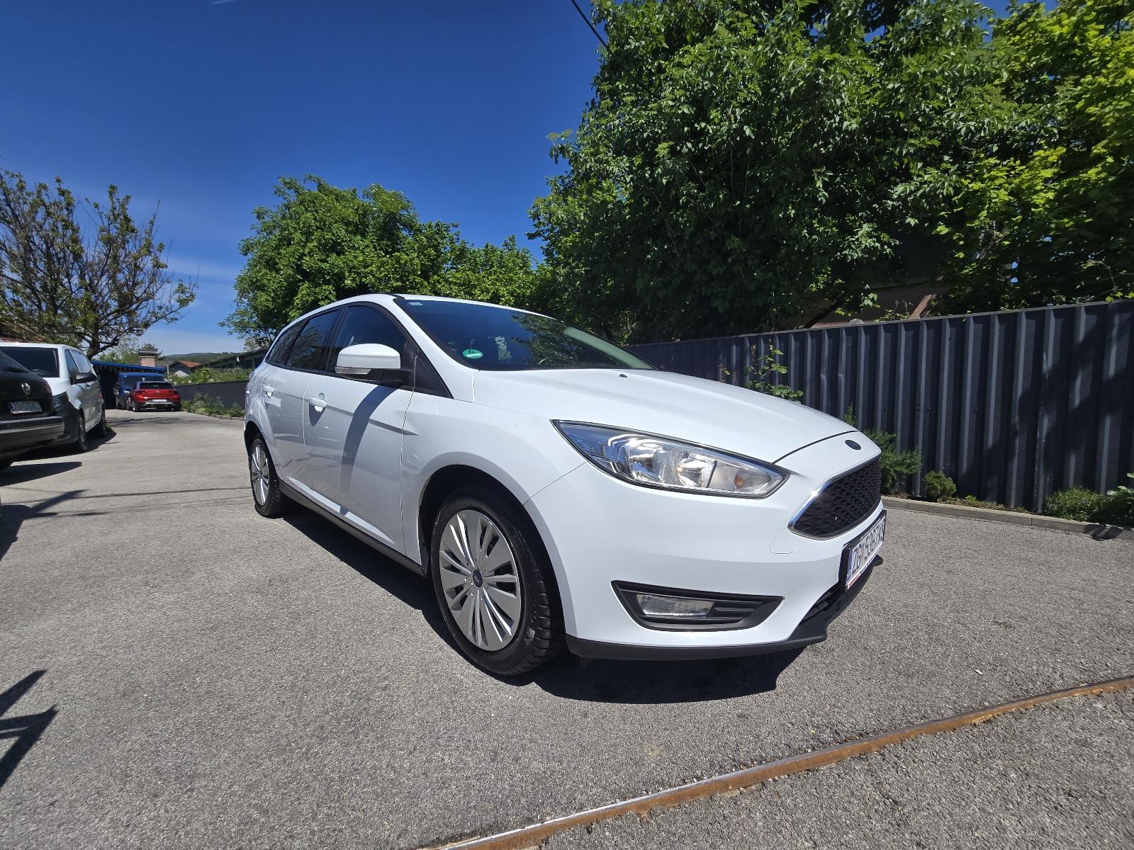 Ford Focus 1,5 TDCi**NAPRAVLJEN VELIKI I MALI SERVIS**, fotografija 8