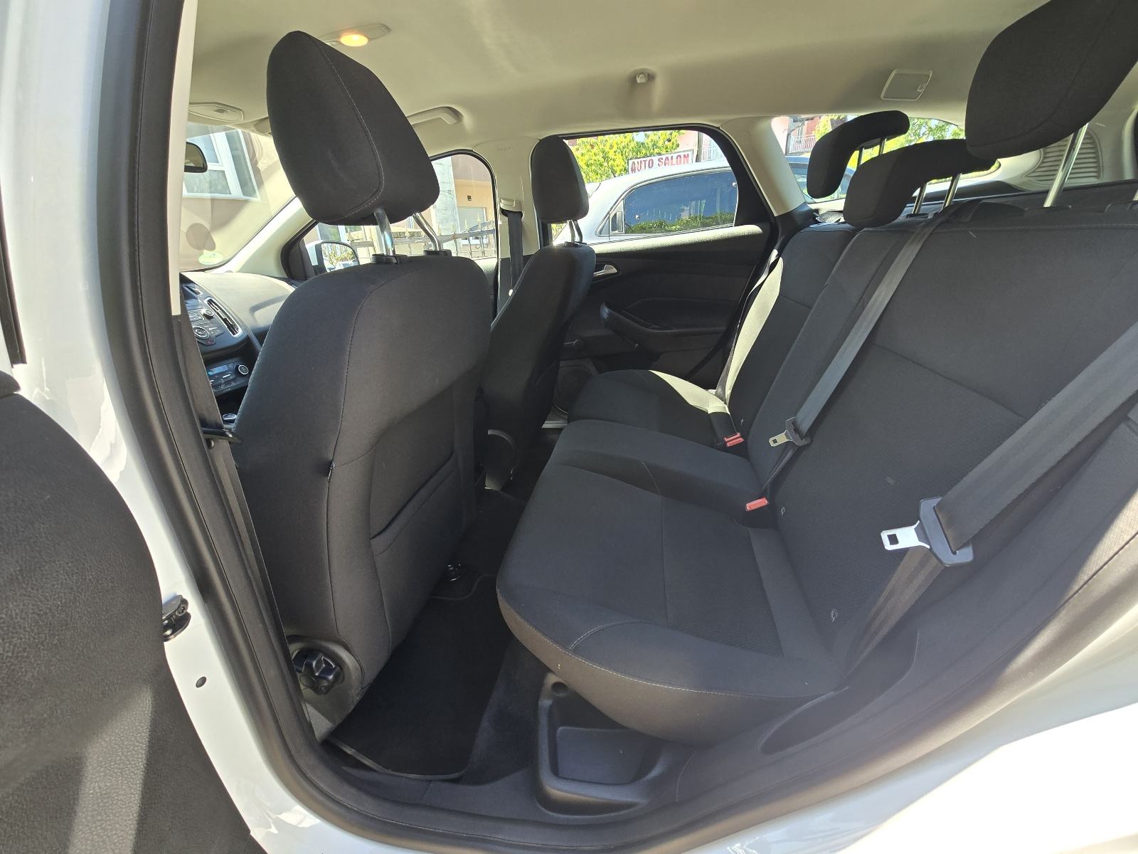 Ford Focus 1,5 TDCi**NAPRAVLJEN VELIKI I MALI SERVIS**, fotografija 14