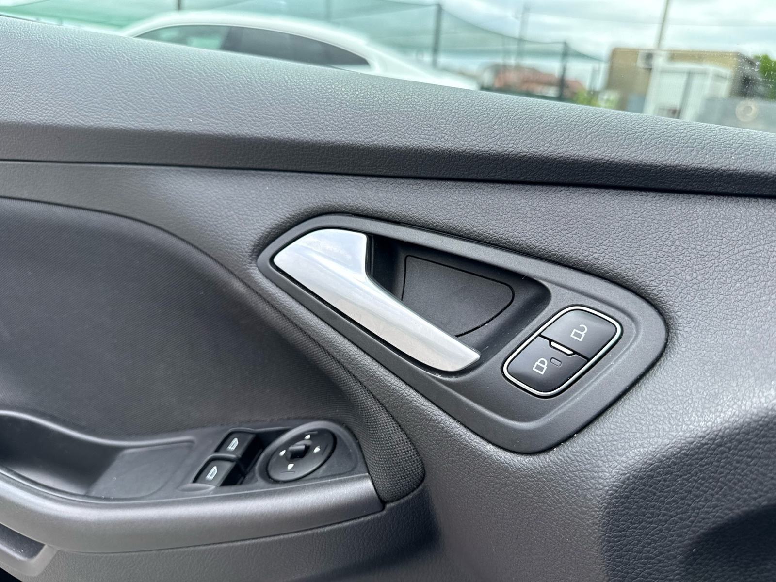 Ford Focus 1,5 TDCi TITANIUM NAVI 1.GODINU REGISTRIRAN ODLIČAN, fotografija 12