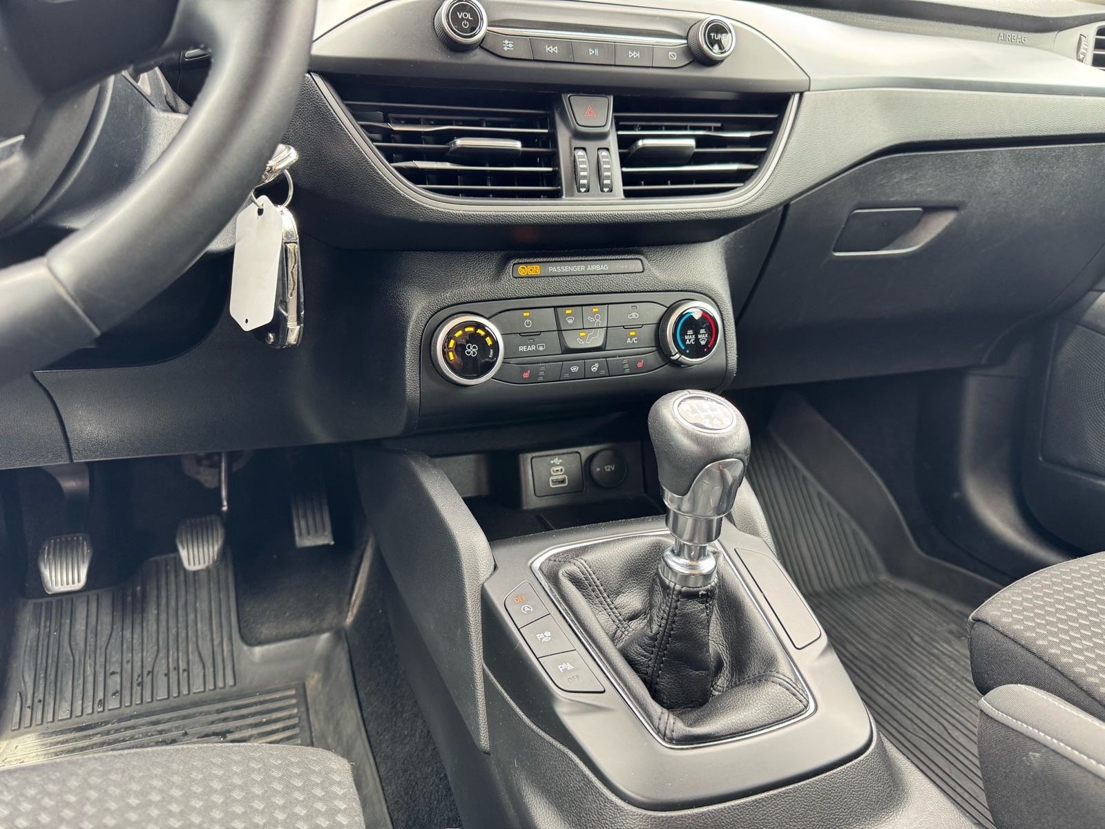 Ford Focus 1.5tdci 120ks Titanium•2022. •REG.7/27•LEASING•, fotografija 12
