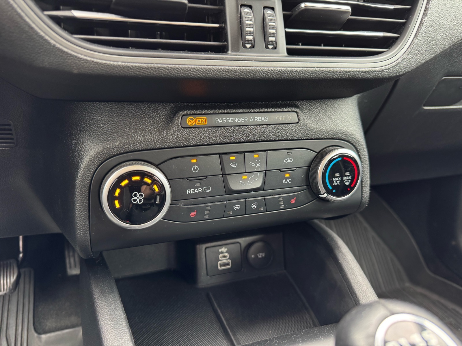 Ford Focus 1.5tdci 120ks Titanium•2022. •REG.7/27•LEASING•, fotografija 13