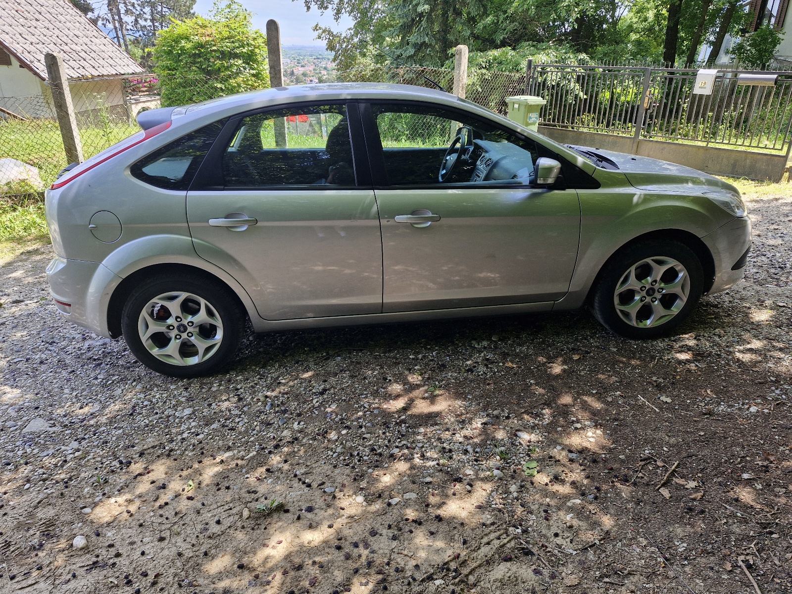 Ford Focus 1.6, 2009. godište, samo 120.000 km, fotografija 8