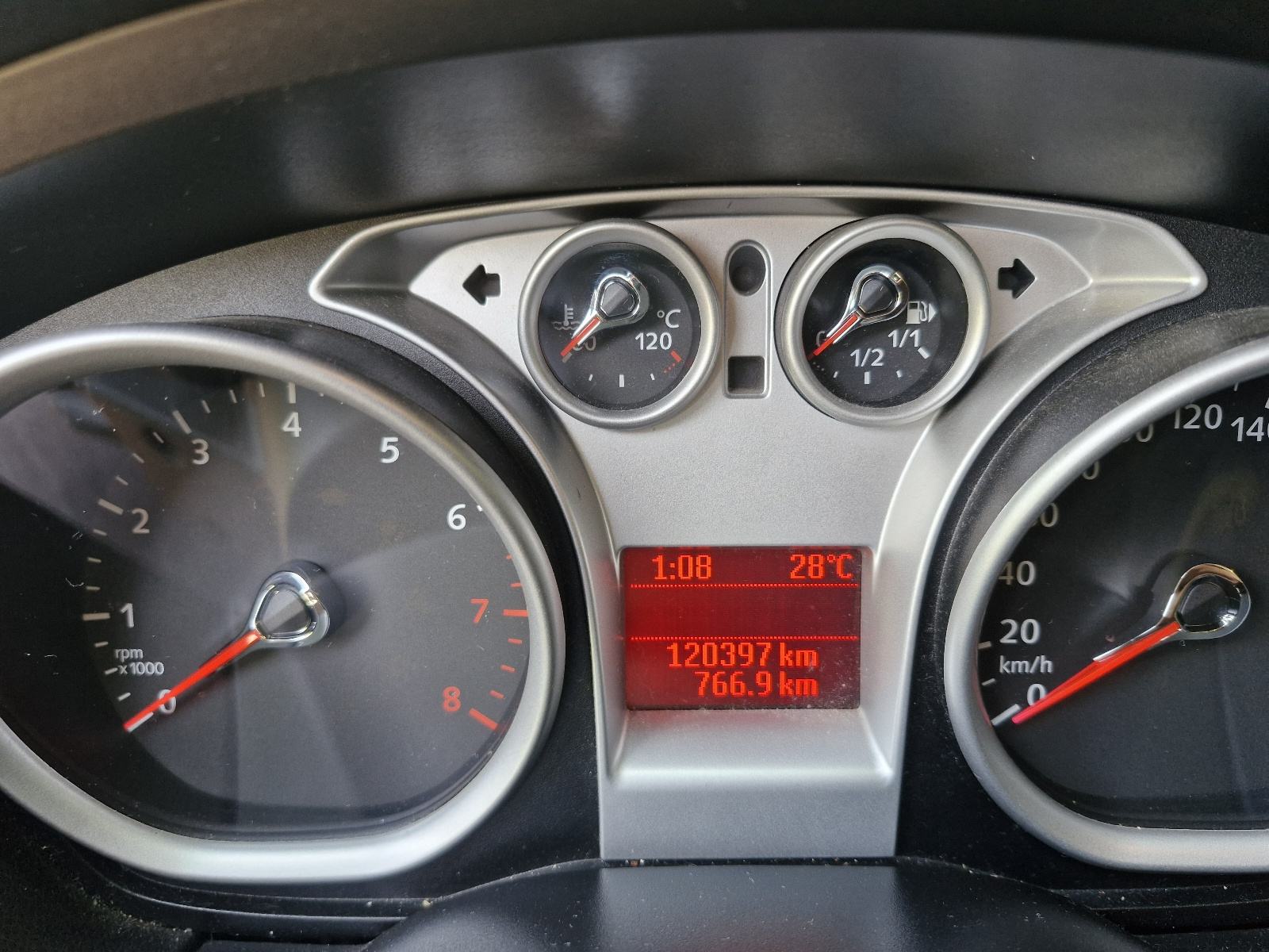 Ford Focus 1.6, 2009. godište, samo 120.000 km, fotografija 11