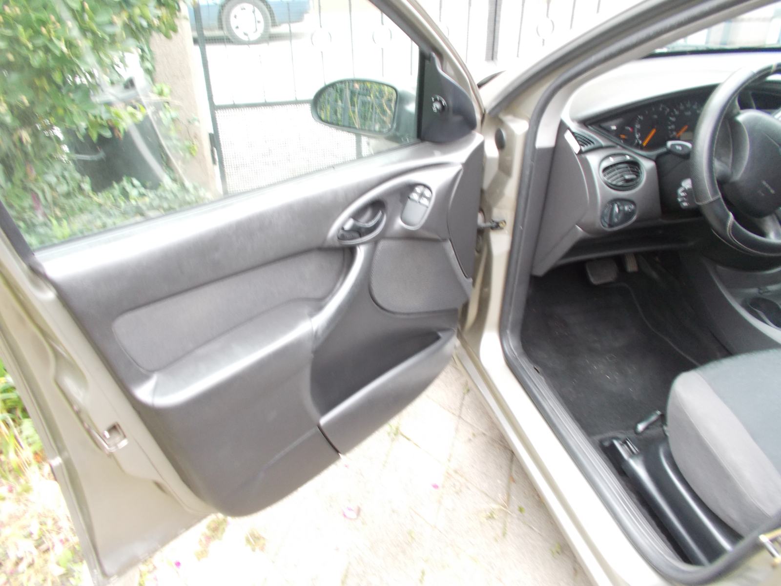 Ford Focus 1,6 I automatik+LPG, fotografija 5