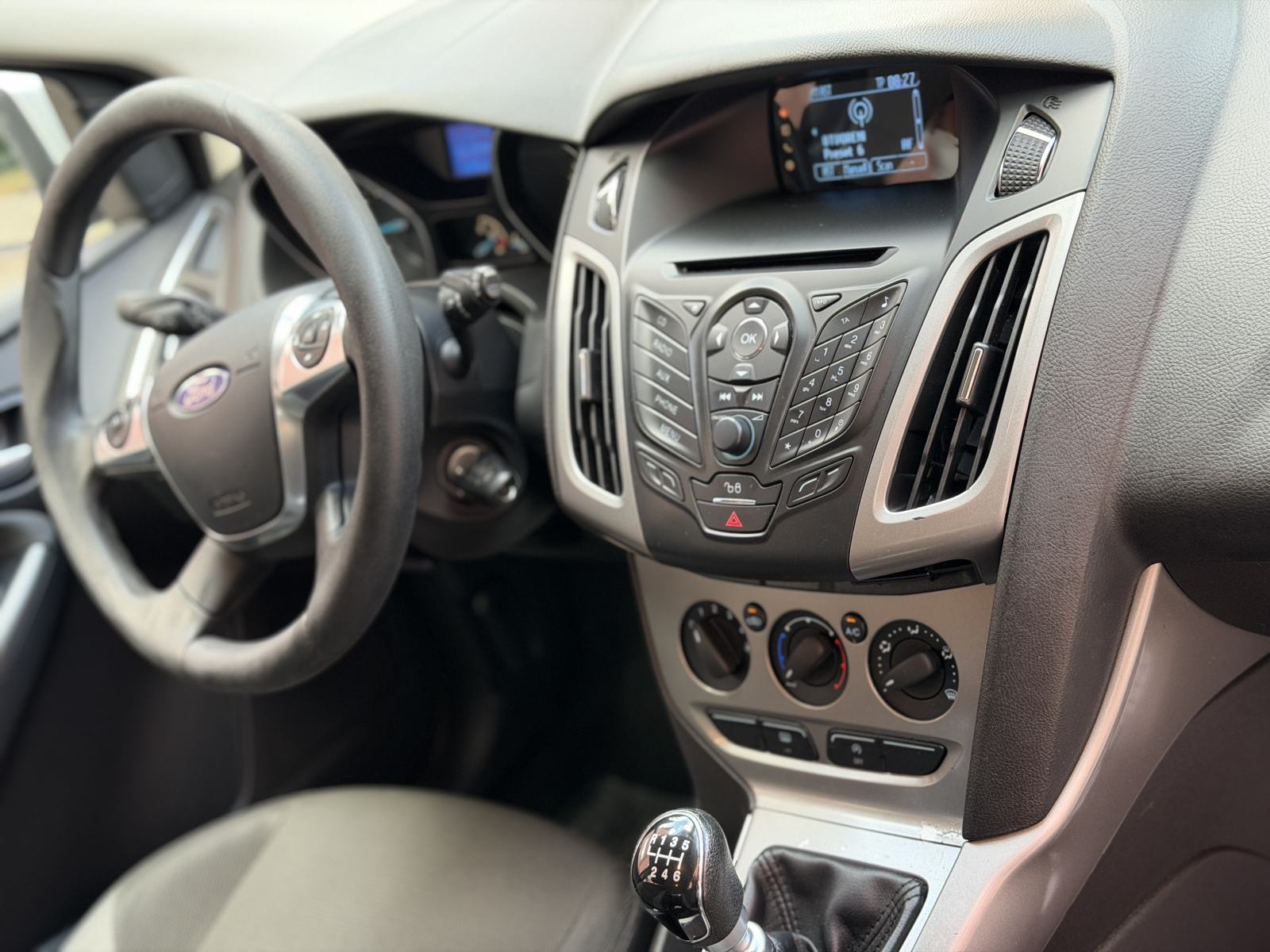 Ford Focus 1,6 / DIESEL / KARAVAN / TOP STANJE / REG 1.god, fotografija 10