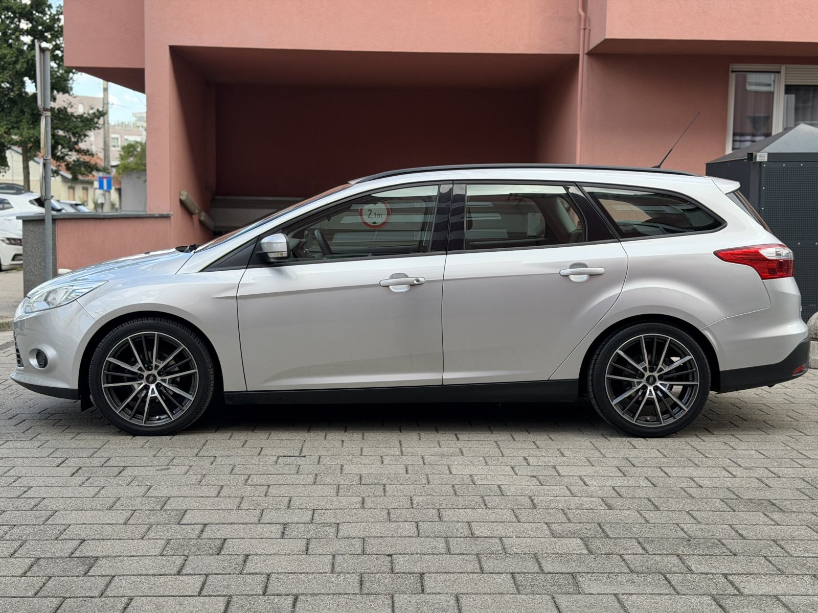 Ford Focus 1,6 / DIESEL / KARAVAN / TOP STANJE / REG 1.god, fotografija 7