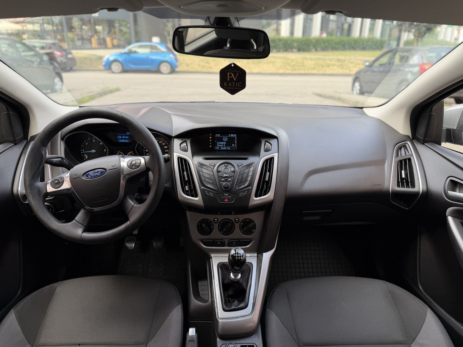 Ford Focus 1,6 / DIESEL / KARAVAN / TOP STANJE / REG 1.god, fotografija 9