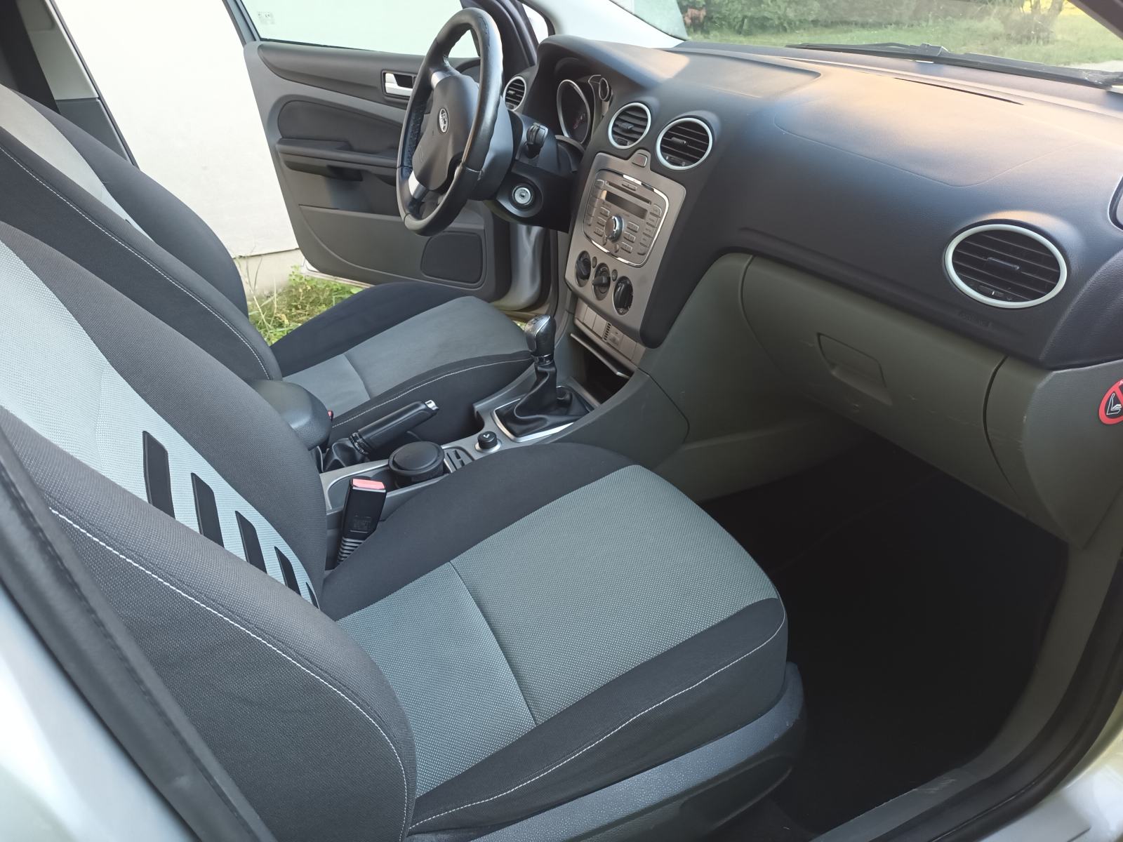 Ford Focus 1,6, fotografija 12