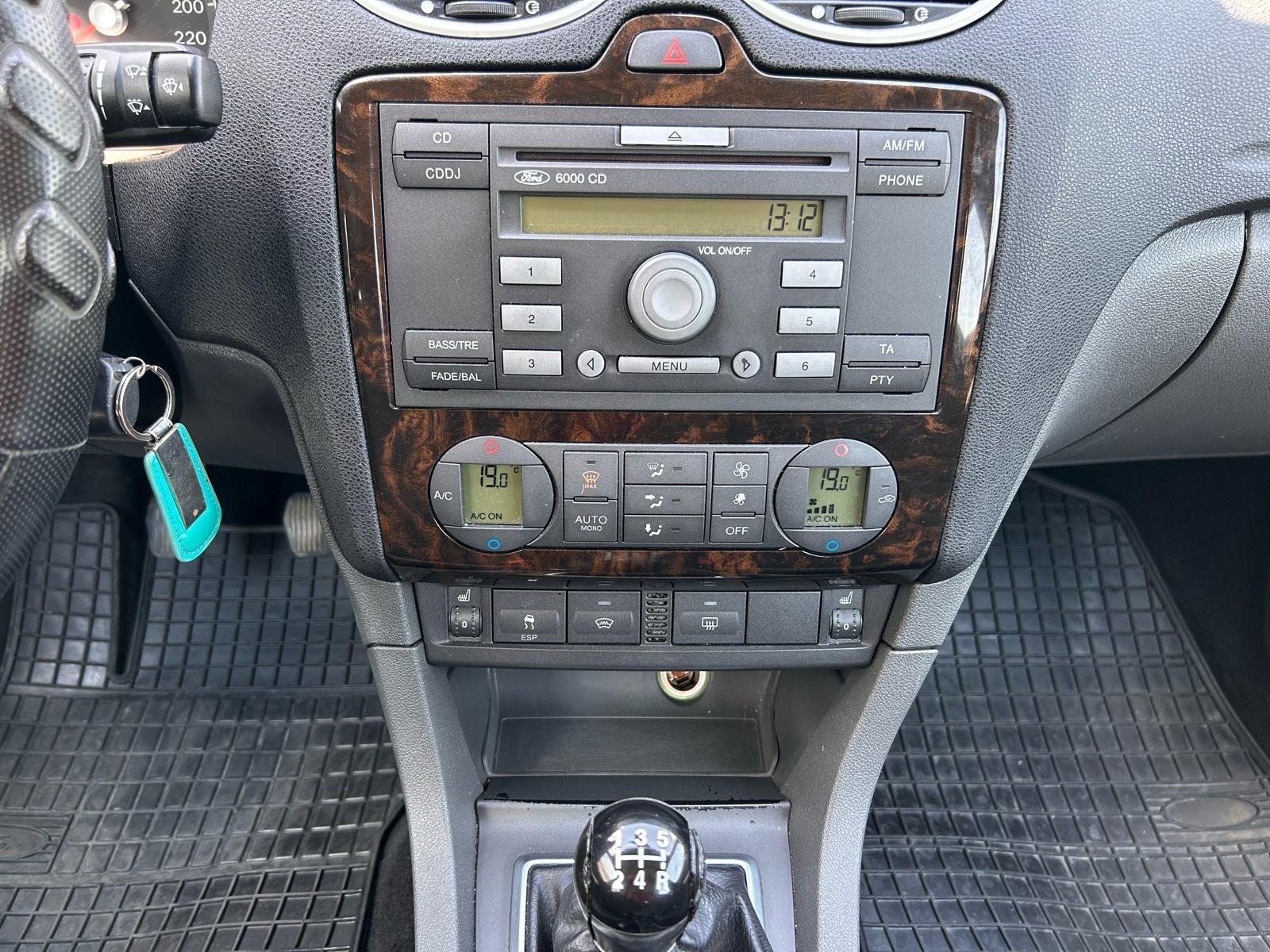Ford Focus 1,6 TDCI Ghia 2005.,reg:15.2.2027.,KLIMA, GRIJ SJED, SERVIS, fotografija 14