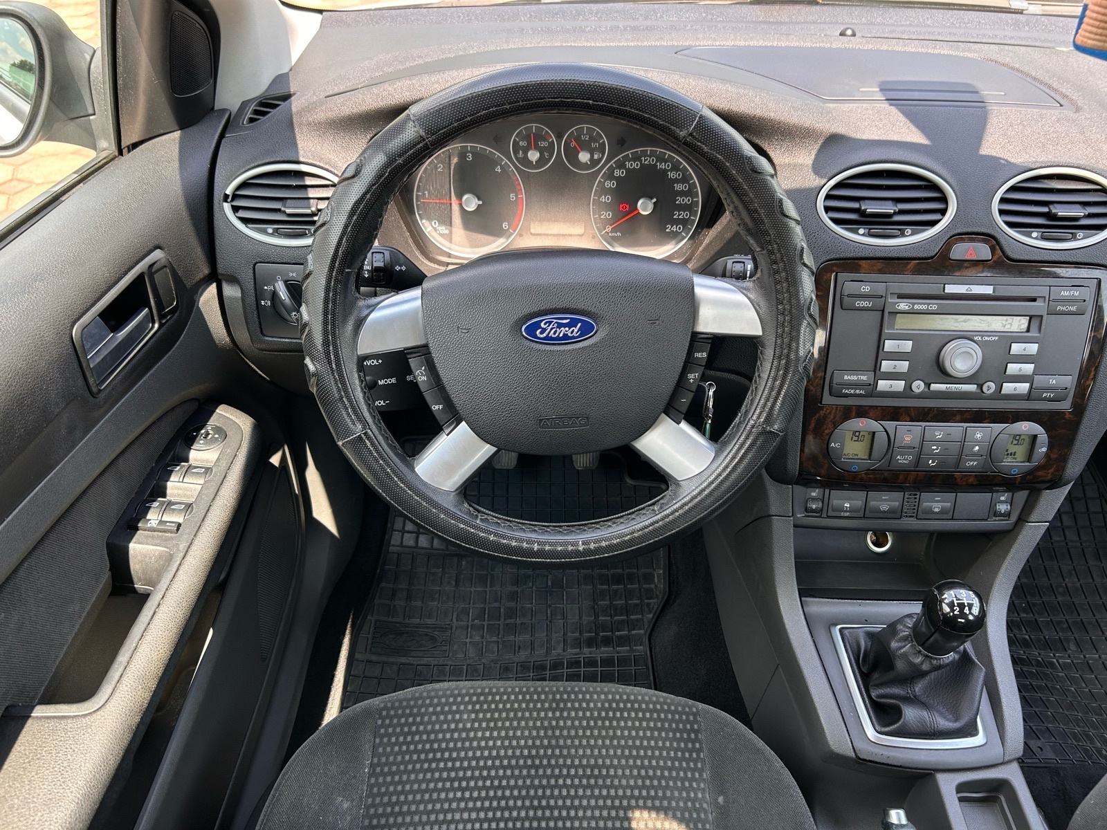 Ford Focus 1,6 TDCI Ghia 2005.,reg:15.2.2027.,KLIMA, GRIJ SJED, SERVIS, fotografija 8