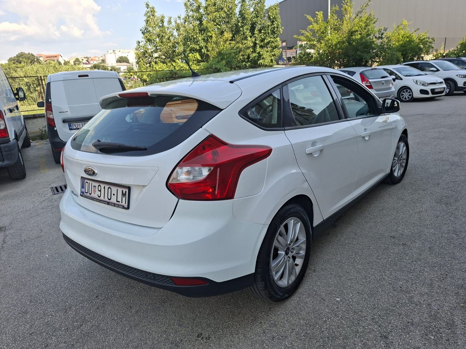 Ford Focus 1.6 TDCI,registriran godinu dana, kao nov, fotografija 7