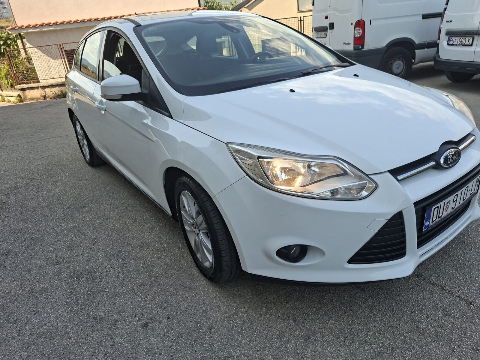 Ford Focus 1.6 TDCI,registriran godinu dana, kao nov, fotografija 10