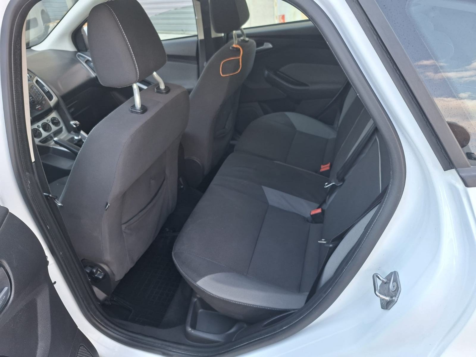Ford Focus 1.6 TDCI,registriran godinu dana, kao nov, fotografija 15