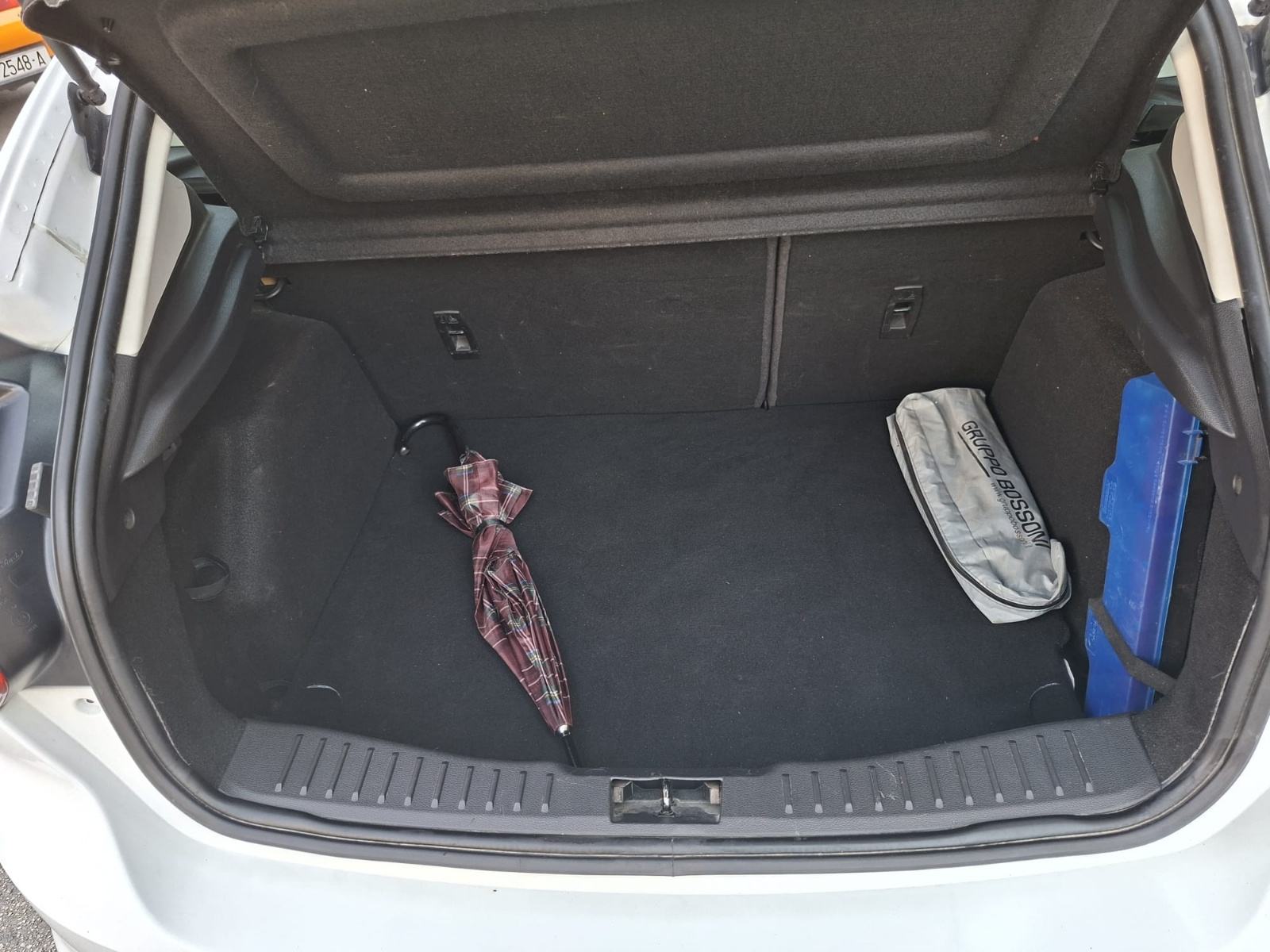Ford Focus 1.6 TDCI,registriran godinu dana, kao nov, fotografija 16