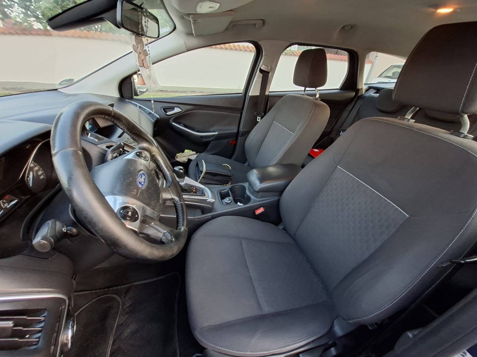 Ford Focus 1.6TDCi odlicno stanje 2014 godina sacuvan, fotografija 8