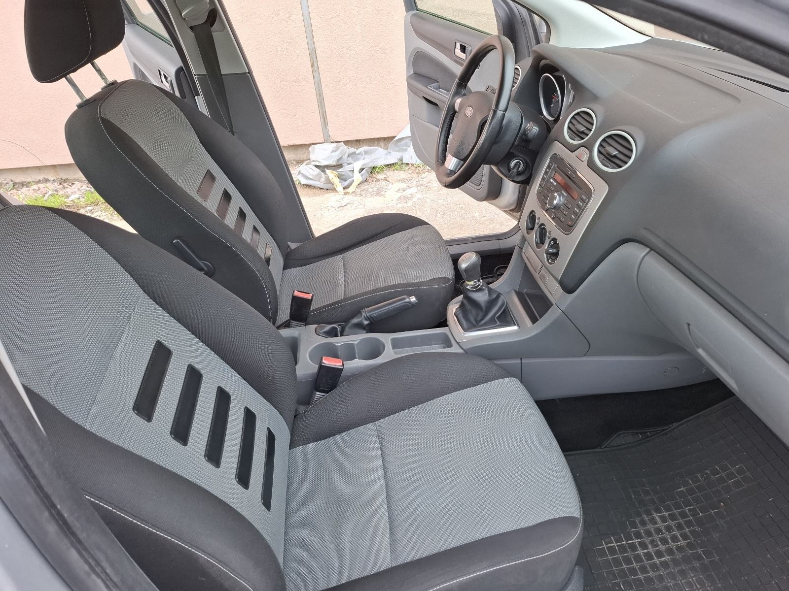 Ford Focus 1,8 tdci.11.mj 2010.odrzavan.2450e, fotografija 5