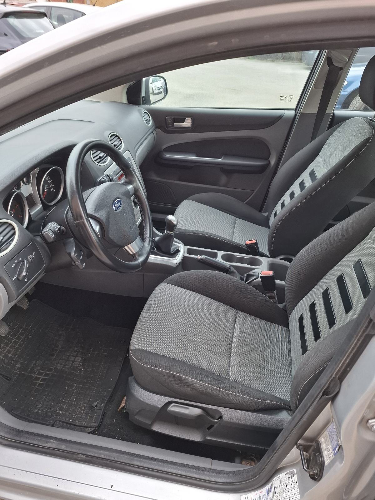Ford Focus 1,8 tdci.11.mj 2010.odrzavan.2450e, fotografija 7