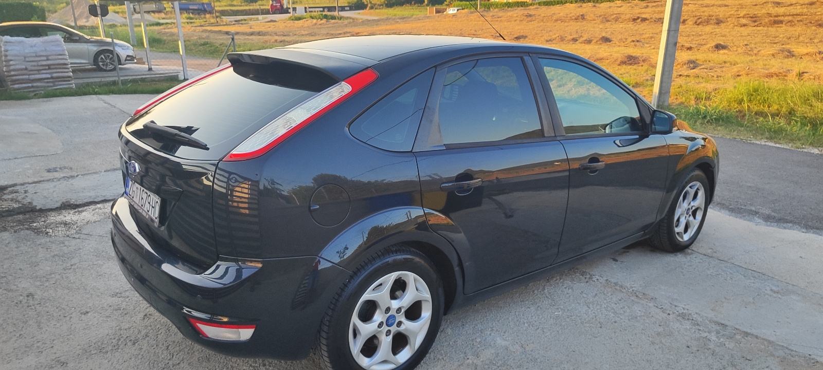 Ford Focus 1.8TDCI -maksimalno očuvan-nove gume 4 kom-digitalna klima, fotografija 2