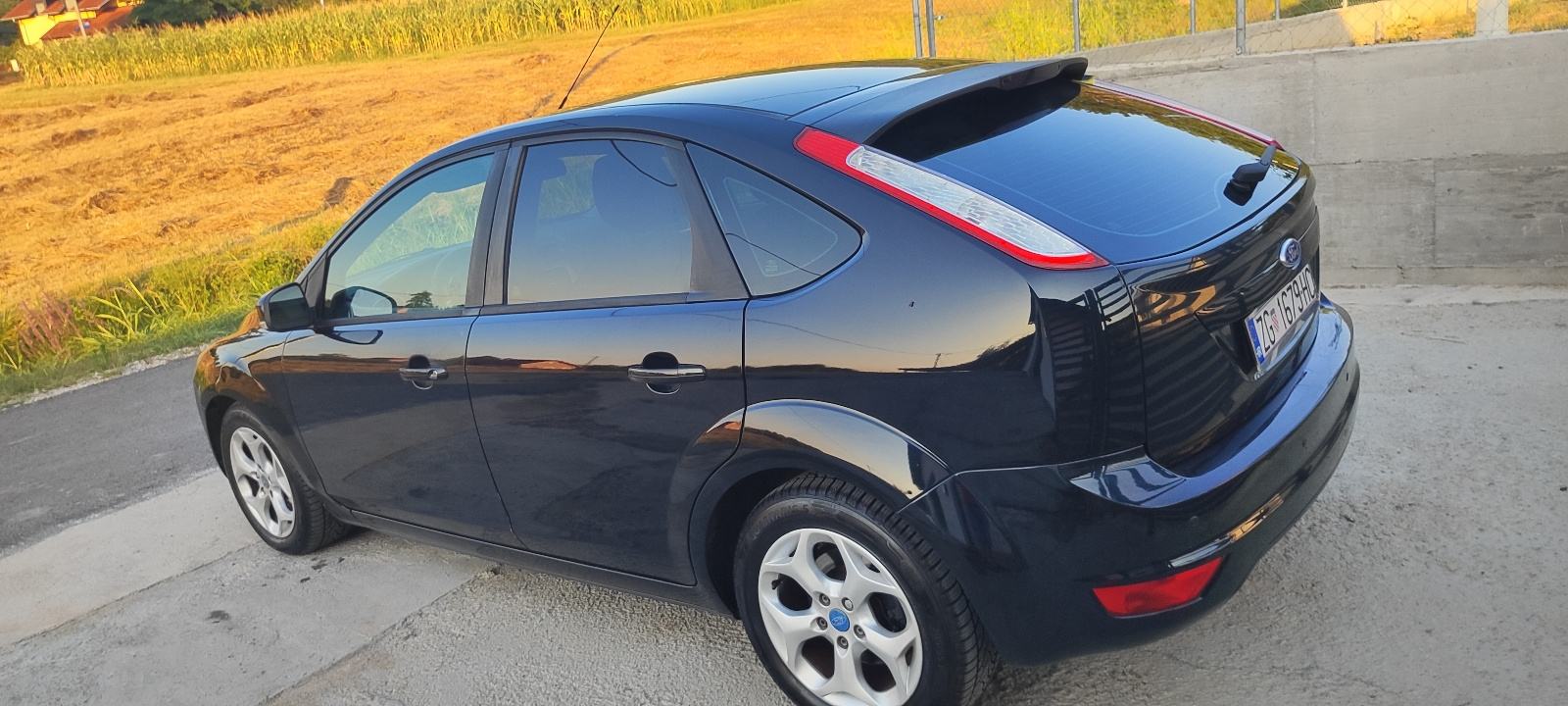 Ford Focus 1.8TDCI -maksimalno očuvan-nove gume 4 kom-digitalna klima, fotografija 3