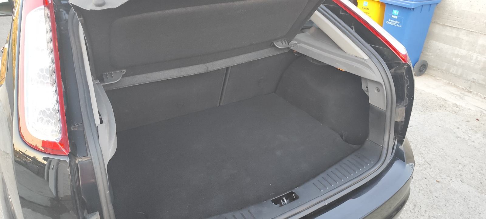 Ford Focus 1.8TDCI -maksimalno očuvan-nove gume 4 kom-digitalna klima, fotografija 8