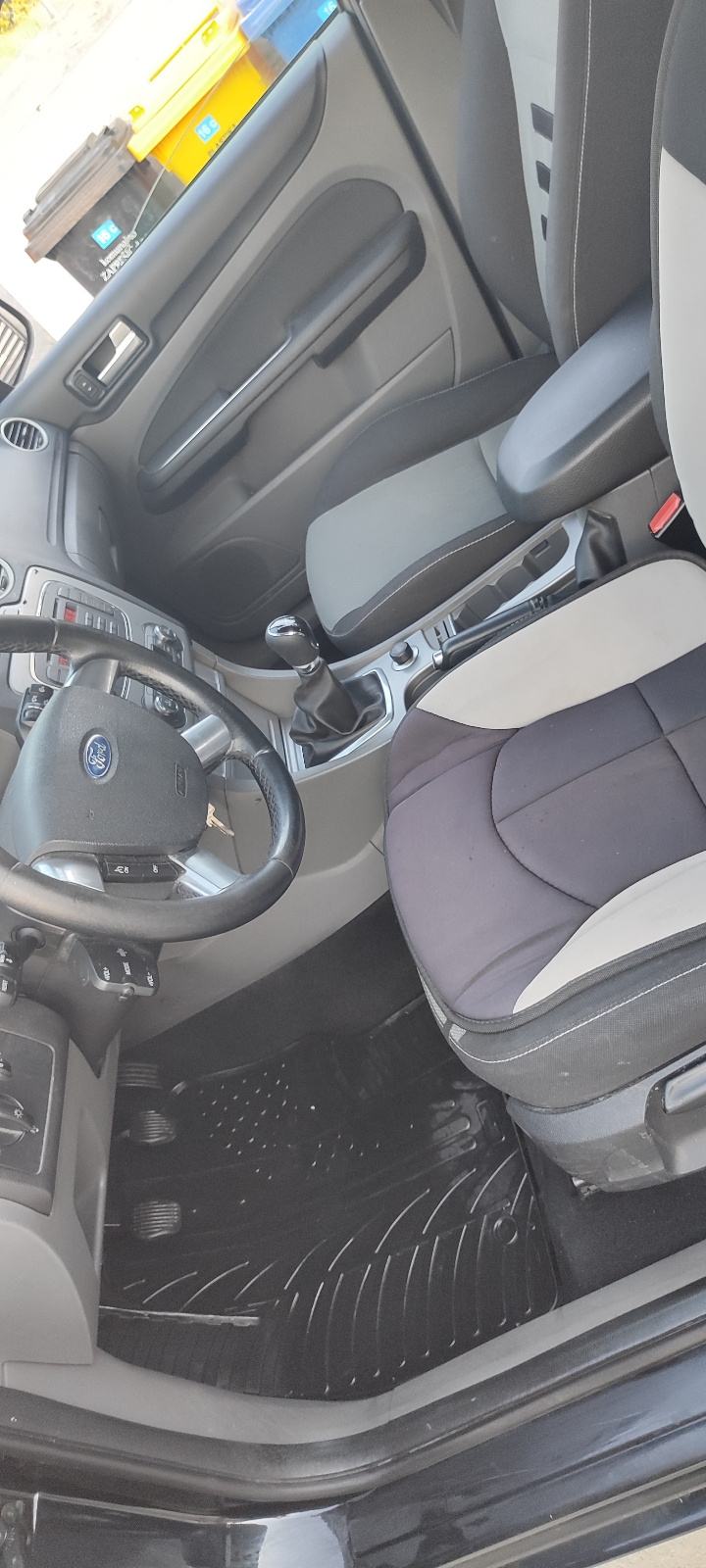 Ford Focus 1.8TDCI -maksimalno očuvan-nove gume 4 kom-digitalna klima, fotografija 6