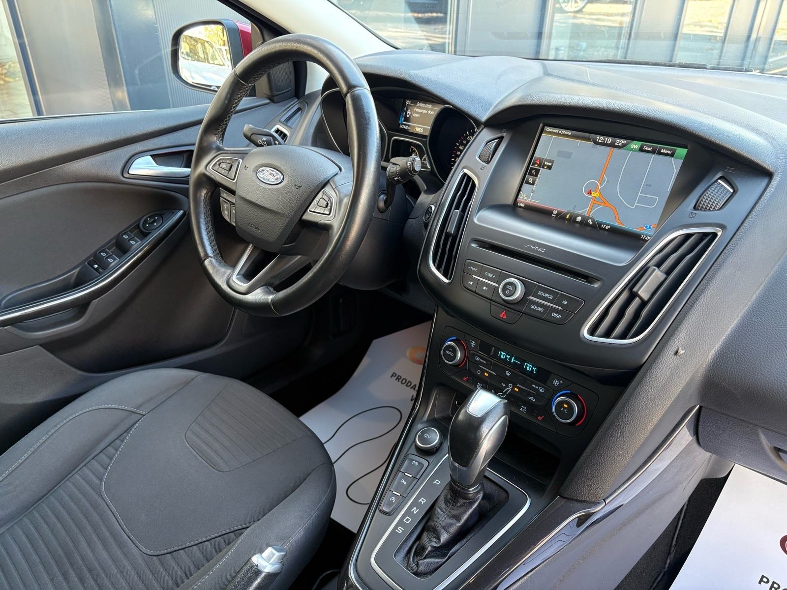 Ford Focus 2,0 TDCi AUTOMATIK - REG:09/2026 - NAVI - AUTOKREDIT, fotografija 17