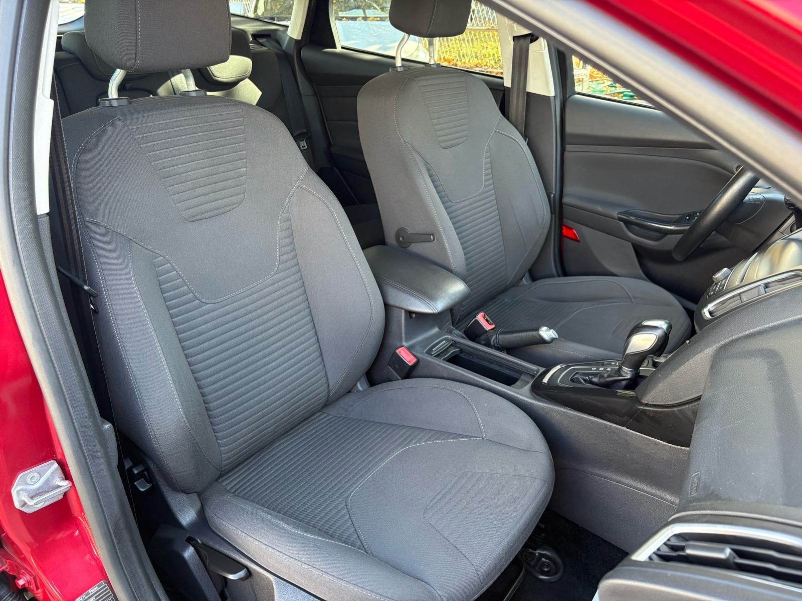 Ford Focus 2,0 TDCi AUTOMATIK - REG:09/2026 - NAVI - AUTOKREDIT, fotografija 20