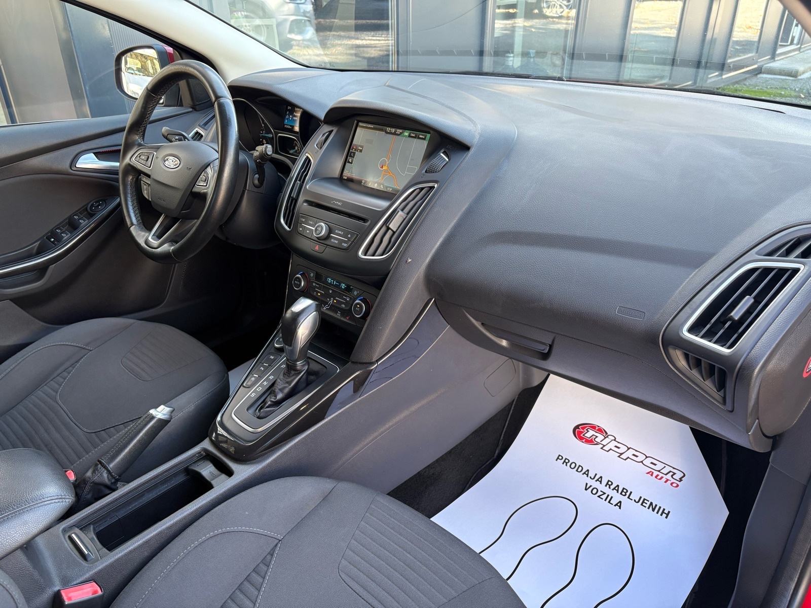 Ford Focus 2,0 TDCi AUTOMATIK - REG:09/2026 - NAVI - AUTOKREDIT, fotografija 18