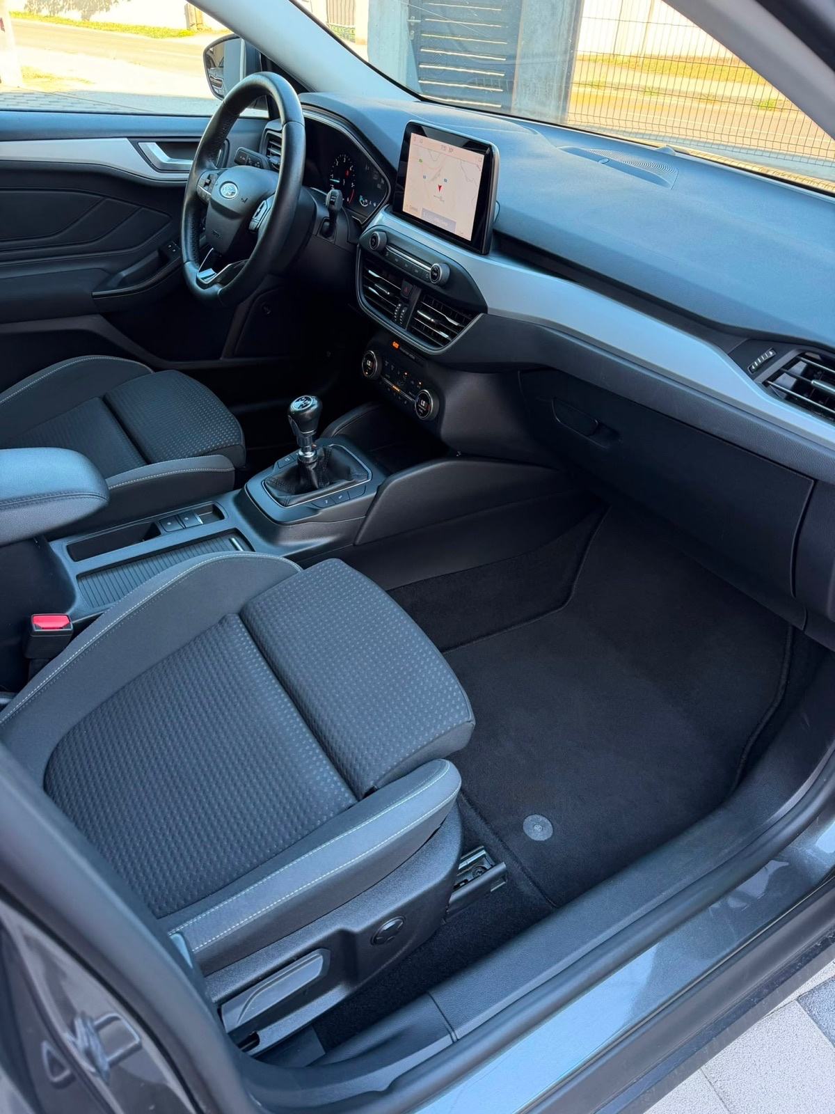 Ford Focus 2.0 TDCi Titanium Matrix svjetla, fotografija 11