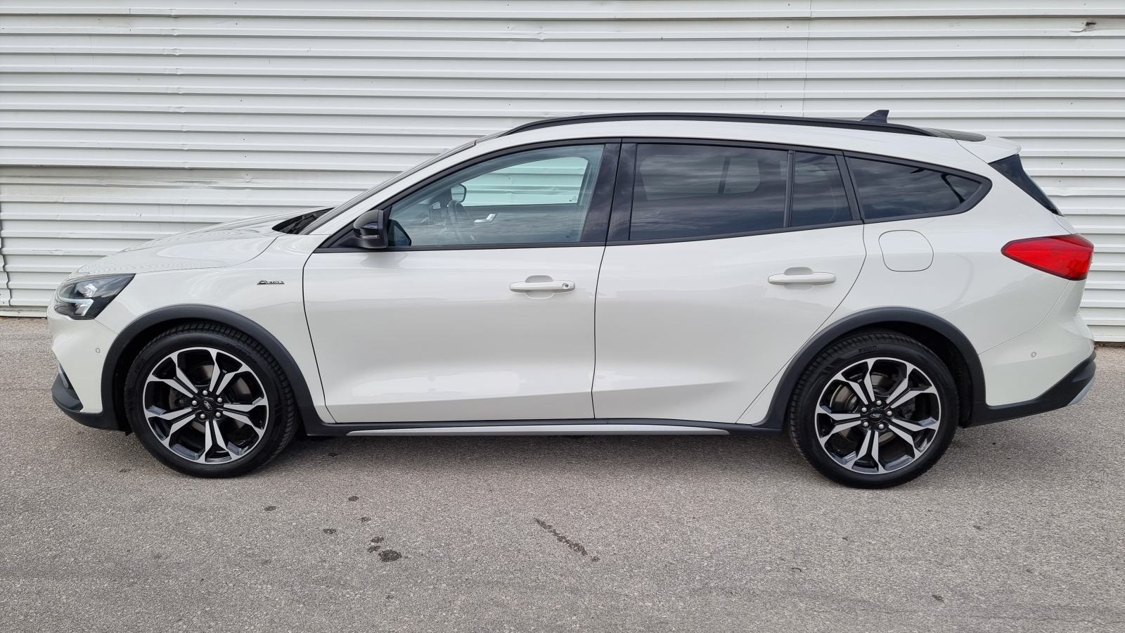 Ford Focus Karavan 1,0 EcoBoost Active B&O "1.Vl. Nije uvoz 75.664 km", fotografija 3