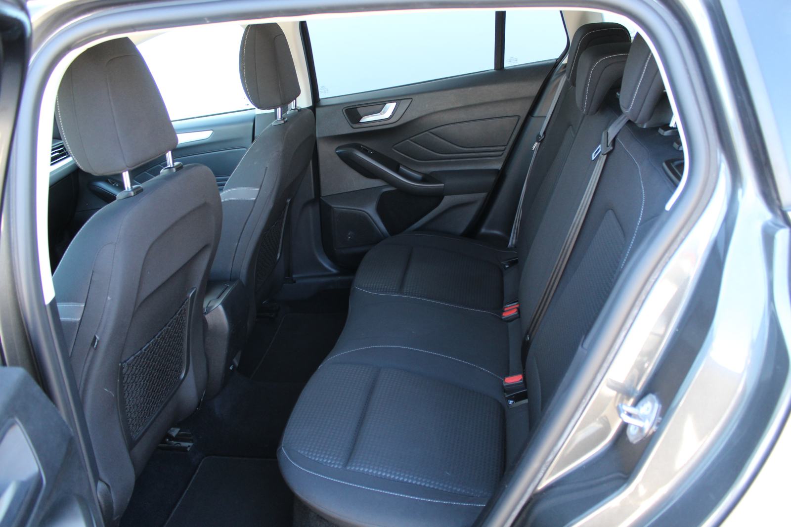 Ford Focus Karavan 1,0 EcoBoost Groove Edition, fotografija 11