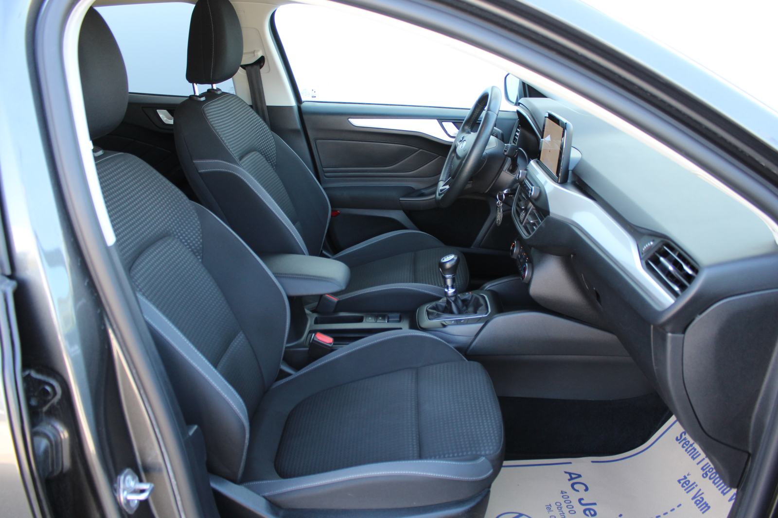 Ford Focus Karavan 1,0 EcoBoost Groove Edition, fotografija 12