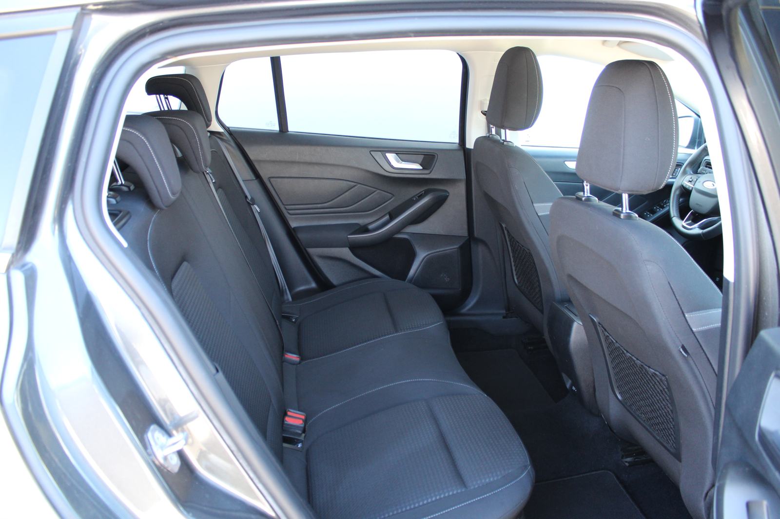 Ford Focus Karavan 1,0 EcoBoost Groove Edition, fotografija 13