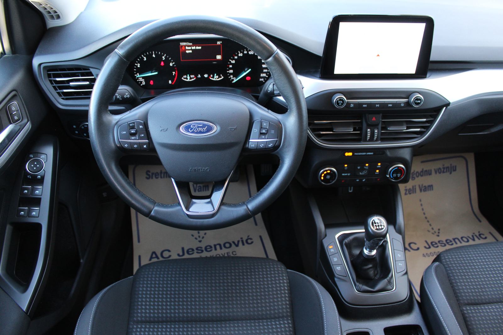 Ford Focus Karavan 1,0 EcoBoost Groove Edition, fotografija 10