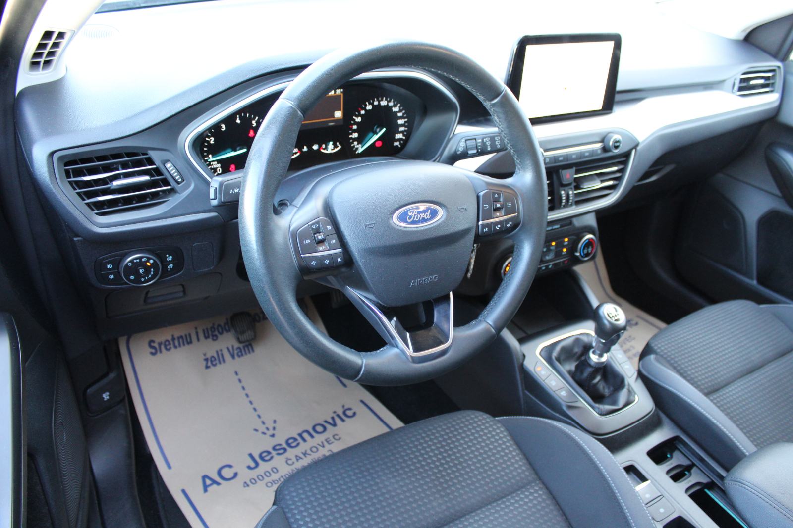 Ford Focus Karavan 1,0 EcoBoost Groove Edition, fotografija 9