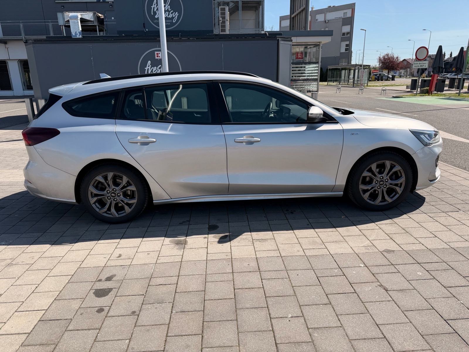Ford Focus Karavan ST-LINE 1.0 Ecoboost, fotografija 3