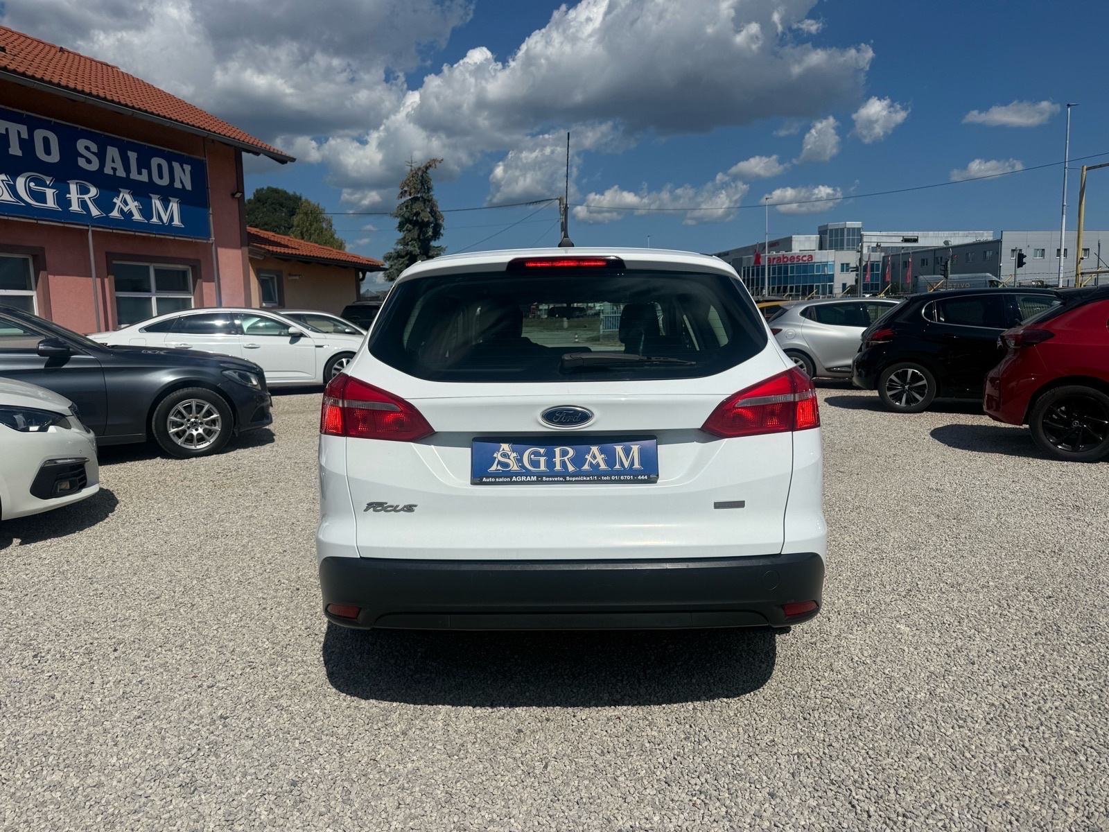 Ford Focus Karavan 1,0 GTDi*PRVI VLASNIK*KLIMA*KUPLJEN U HR*SERVISNA*, fotografija 7
