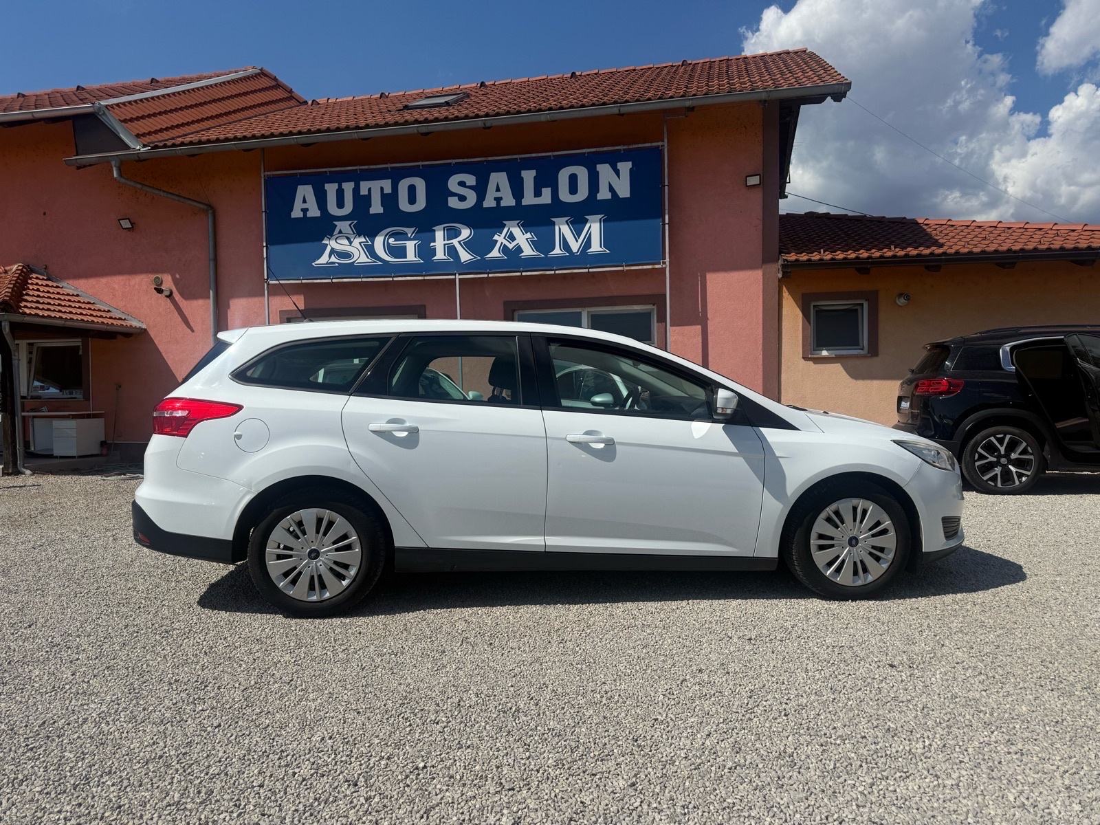 Ford Focus Karavan 1,0 GTDi*PRVI VLASNIK*KLIMA*KUPLJEN U HR*SERVISNA*, fotografija 8