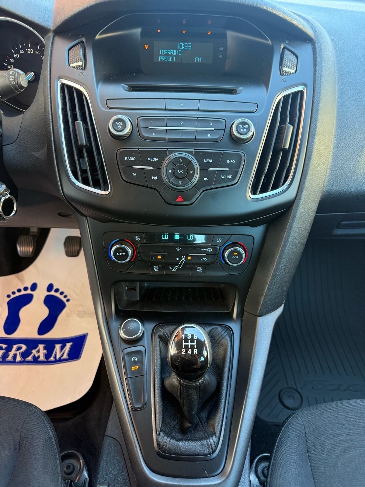 Ford Focus Karavan 1,0 GTDi*PRVI VLASNIK*KLIMA*KUPLJEN U HR*SERVISNA*, fotografija 10